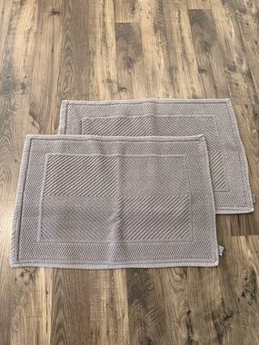 Gray Bath Mats